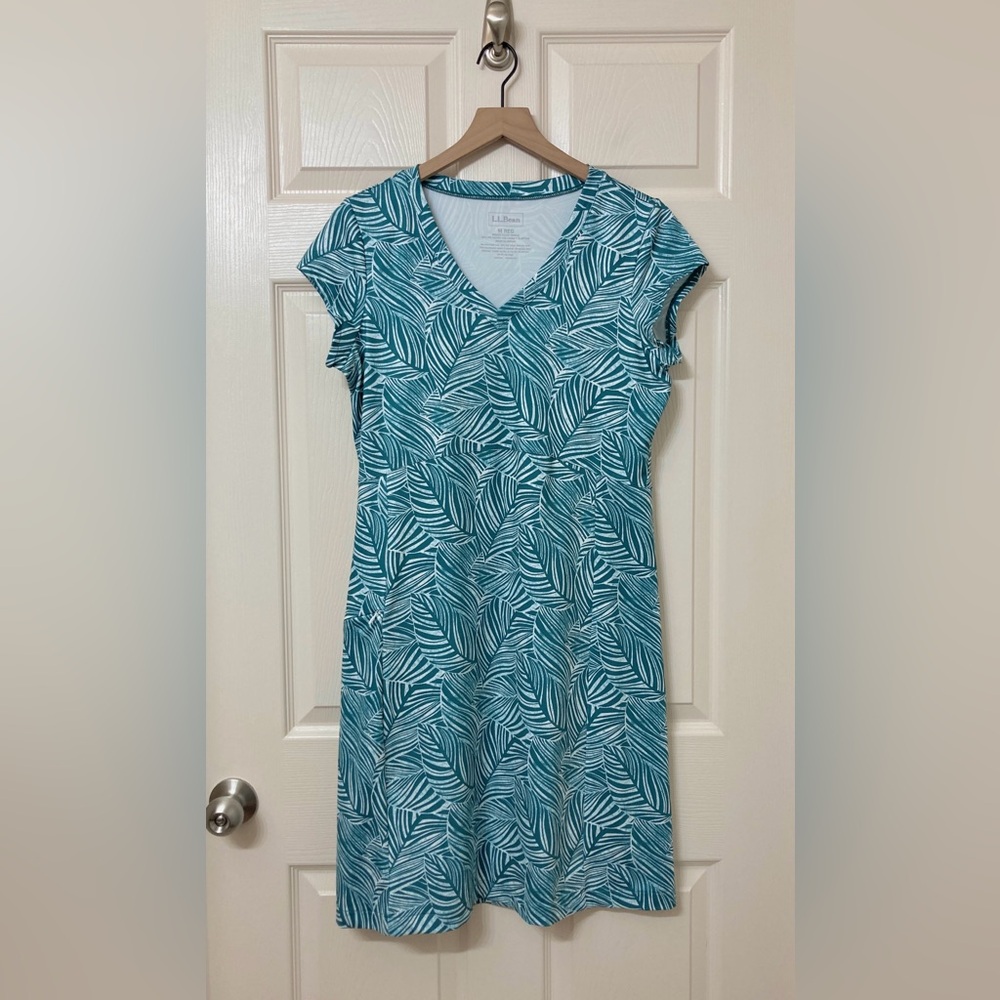 L.L. Bean Leaf Print UPF 50 Short Sleeve A-line Dress Medium Resort Vacation